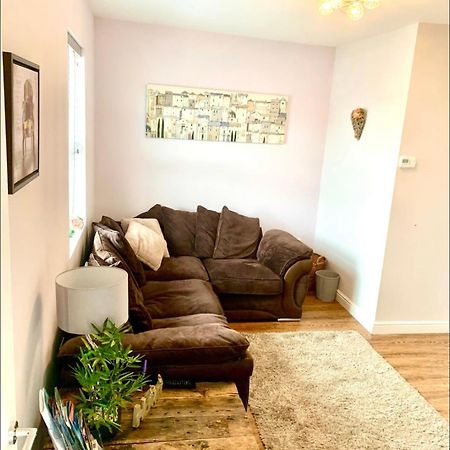 Poppy'S Place Llandudno Junction Bagian luar foto