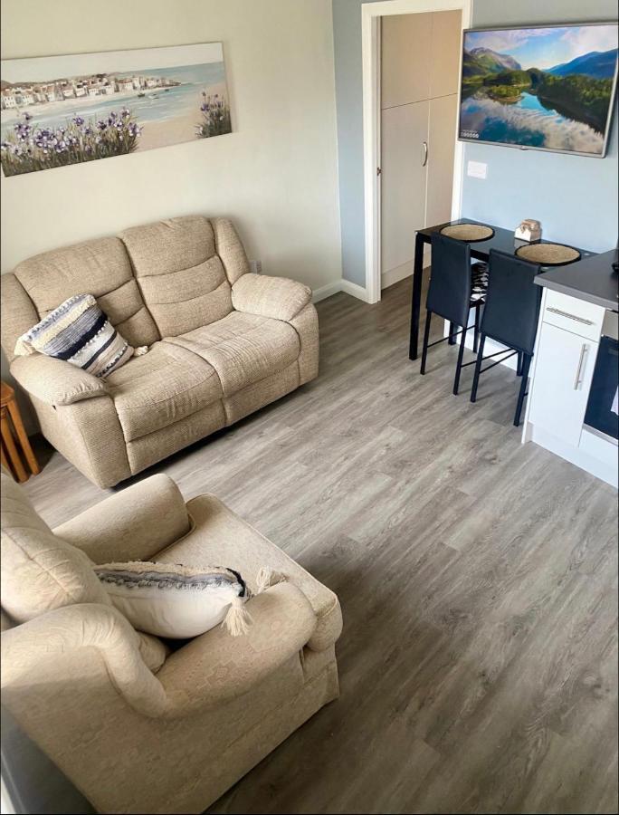 Poppy'S Place Llandudno Junction Bagian luar foto