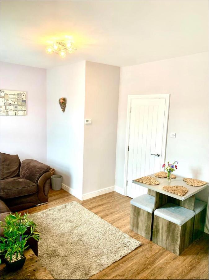 Poppy'S Place Llandudno Junction Bagian luar foto