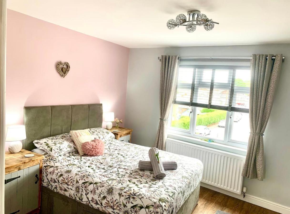 Poppy'S Place Llandudno Junction Bagian luar foto