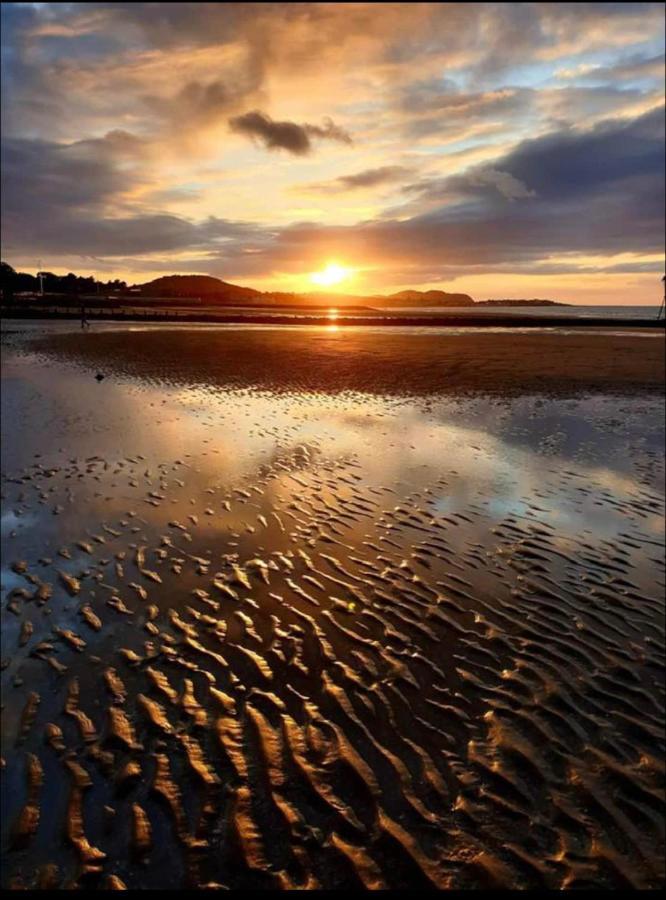 Poppy'S Place Llandudno Junction Bagian luar foto