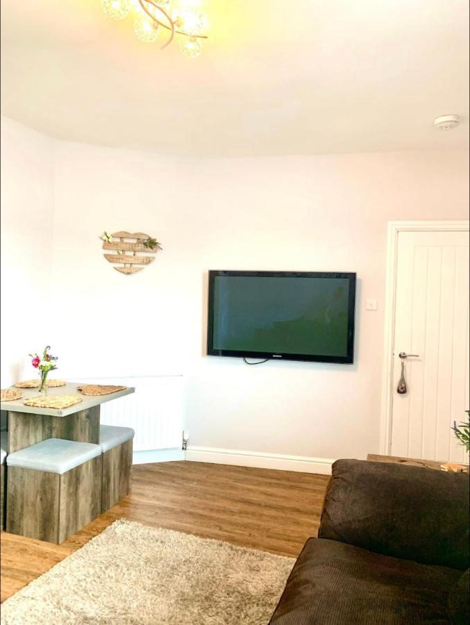 Poppy'S Place Llandudno Junction Bagian luar foto