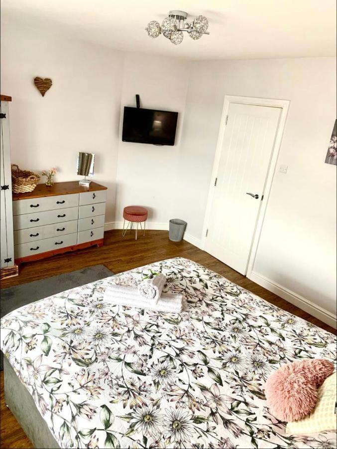 Poppy'S Place Llandudno Junction Bagian luar foto